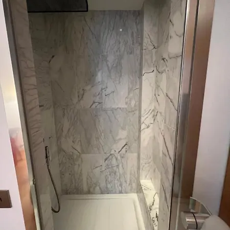 Raynouard Apartment Parigi
