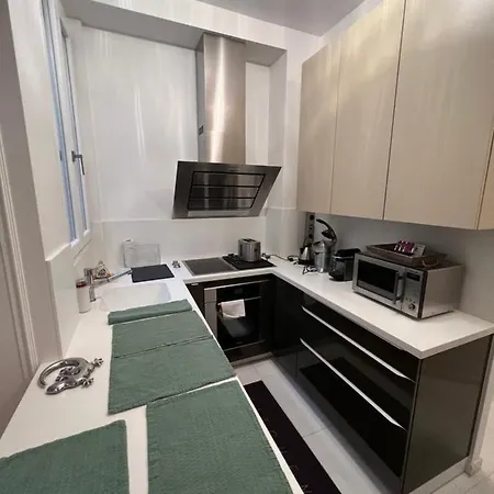 Aparthotel Raynouard Apartment