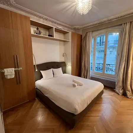 Aparthotel Raynouard Apartment